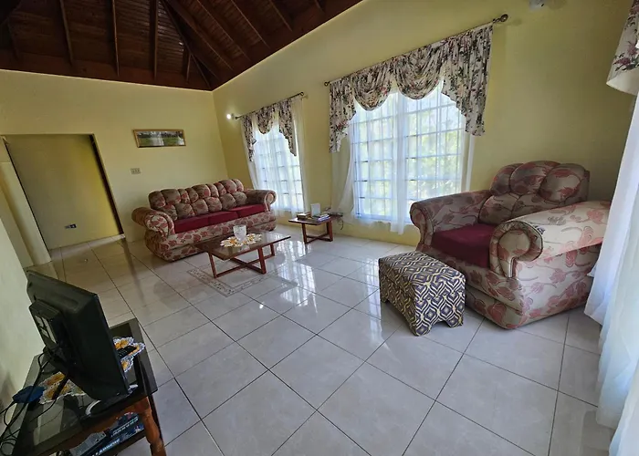 Quiet Escape At Unity Hall Montego Bay