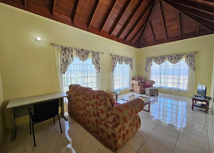 Quiet Escape At Unity Hall Guest house