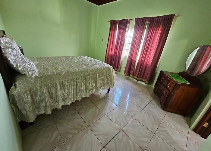 Quiet Escape At Unity Hall Guest house